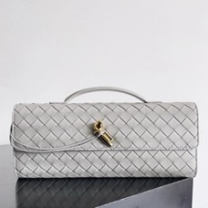 보테가 베네타 24FW 안디아모 인트레치아토 탑 핸들 클러치